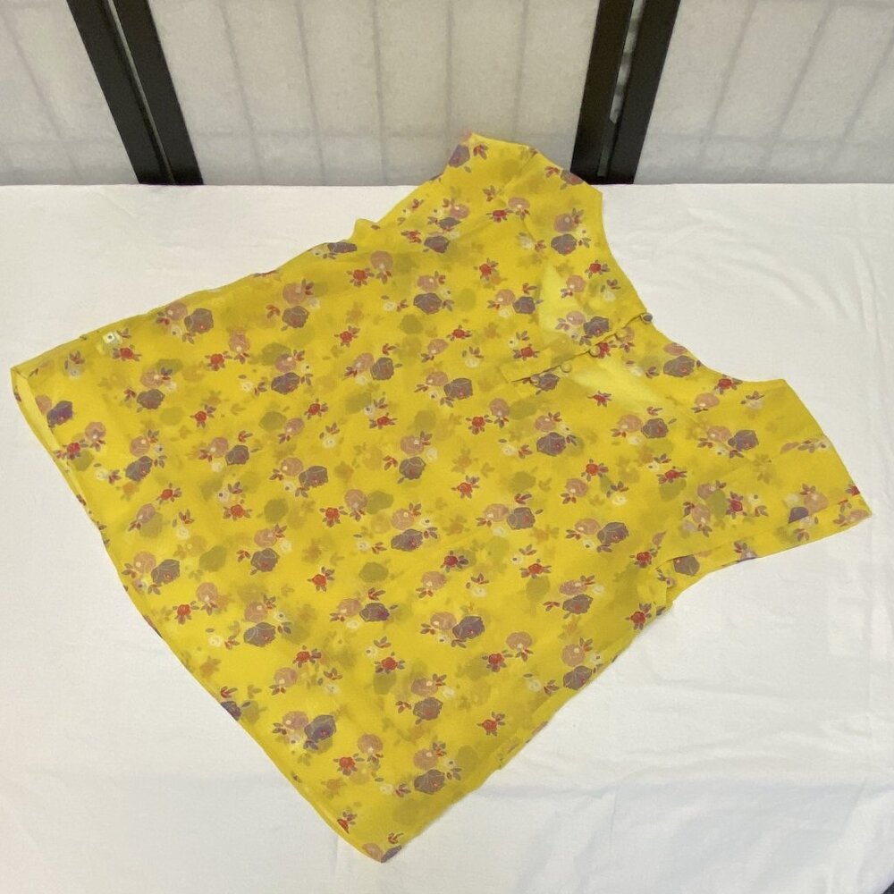 American Eagle Yellow Sheer Tiered Ruffle Cap Sleeve Back Button Top XL - Picture 9 of 13